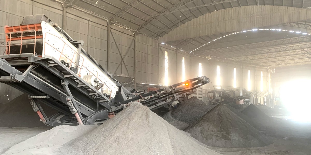陜西500t/h履帶式移動破碎站客戶現場