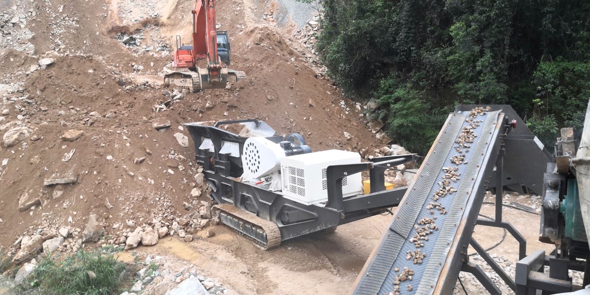 四川300t/h履帶移動破碎站現場
