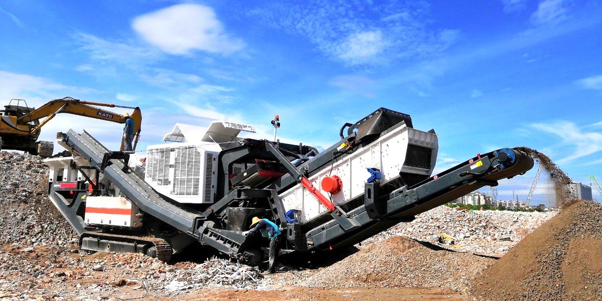 西藏時產150-200噸建筑垃圾履帶移動式破碎生產線